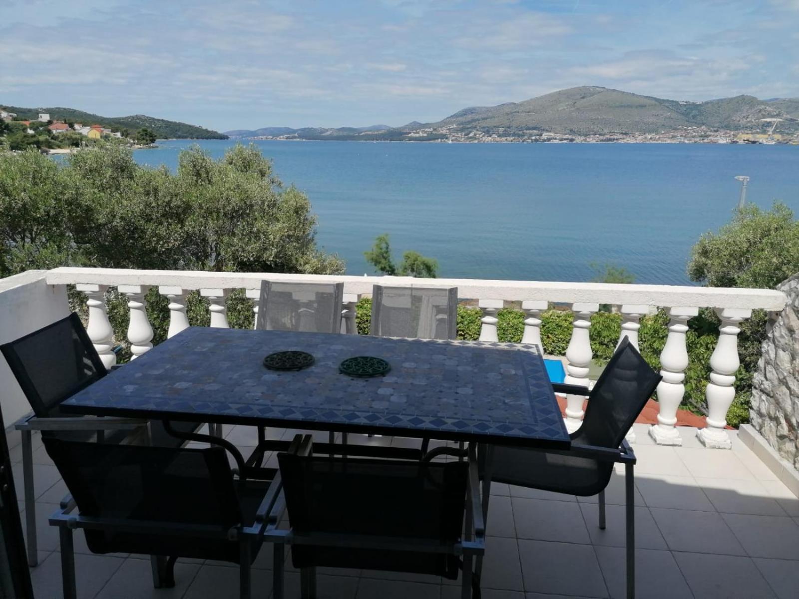 Apartments Villa Julia Трогир Екстериор снимка