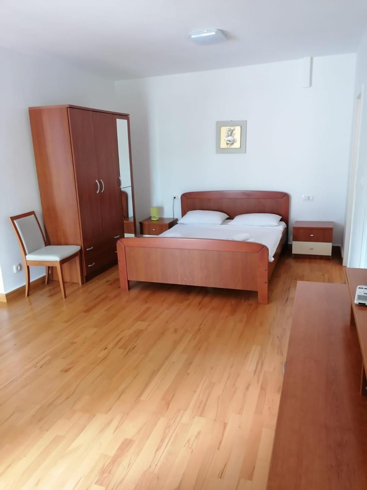Apartments Villa Julia Трогир Екстериор снимка
