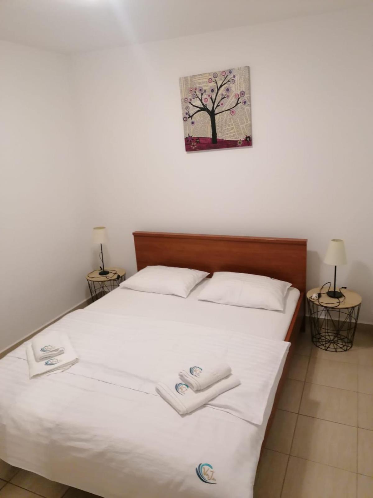 Apartments Villa Julia Трогир Екстериор снимка