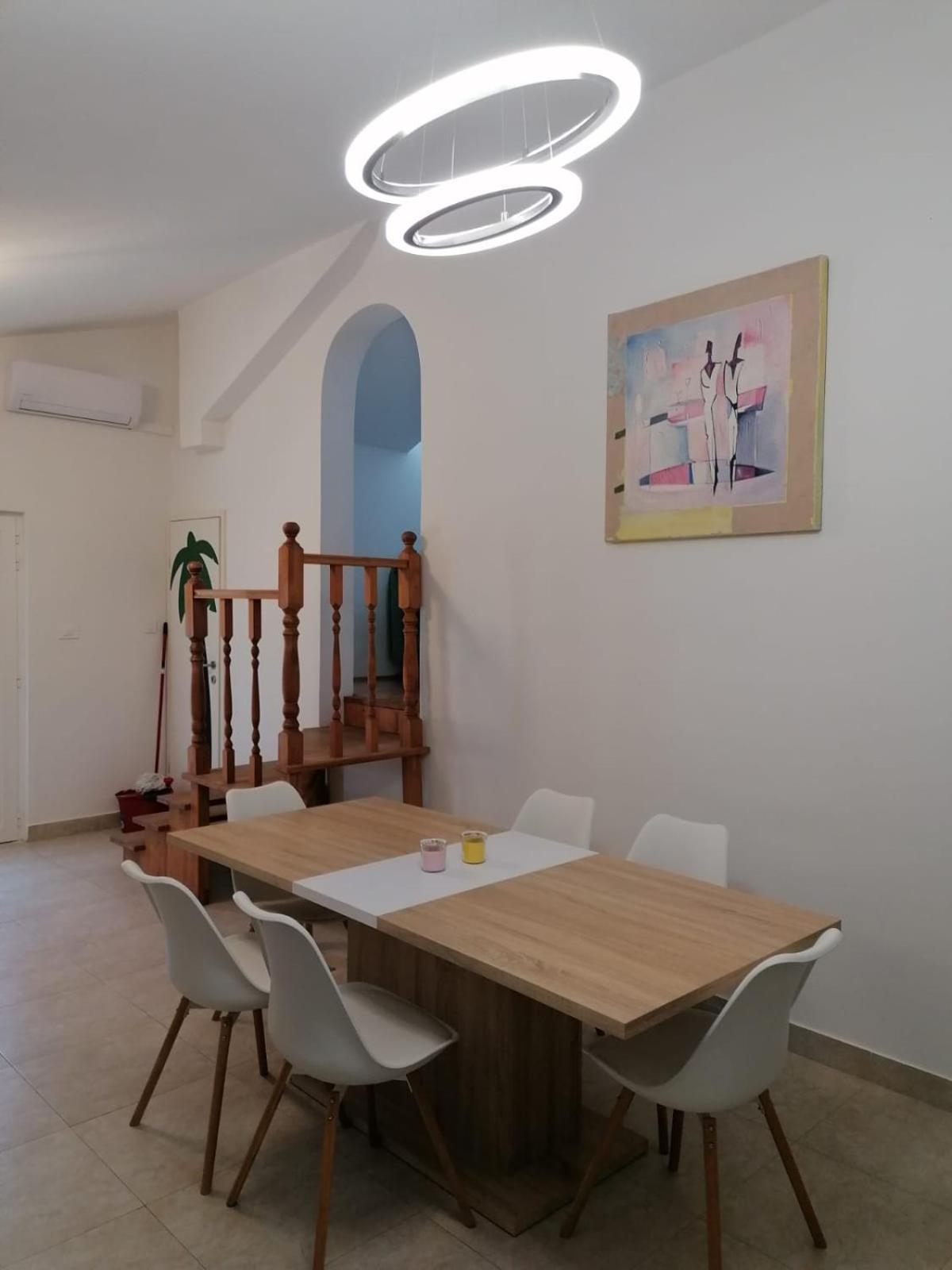 Apartments Villa Julia Трогир Екстериор снимка