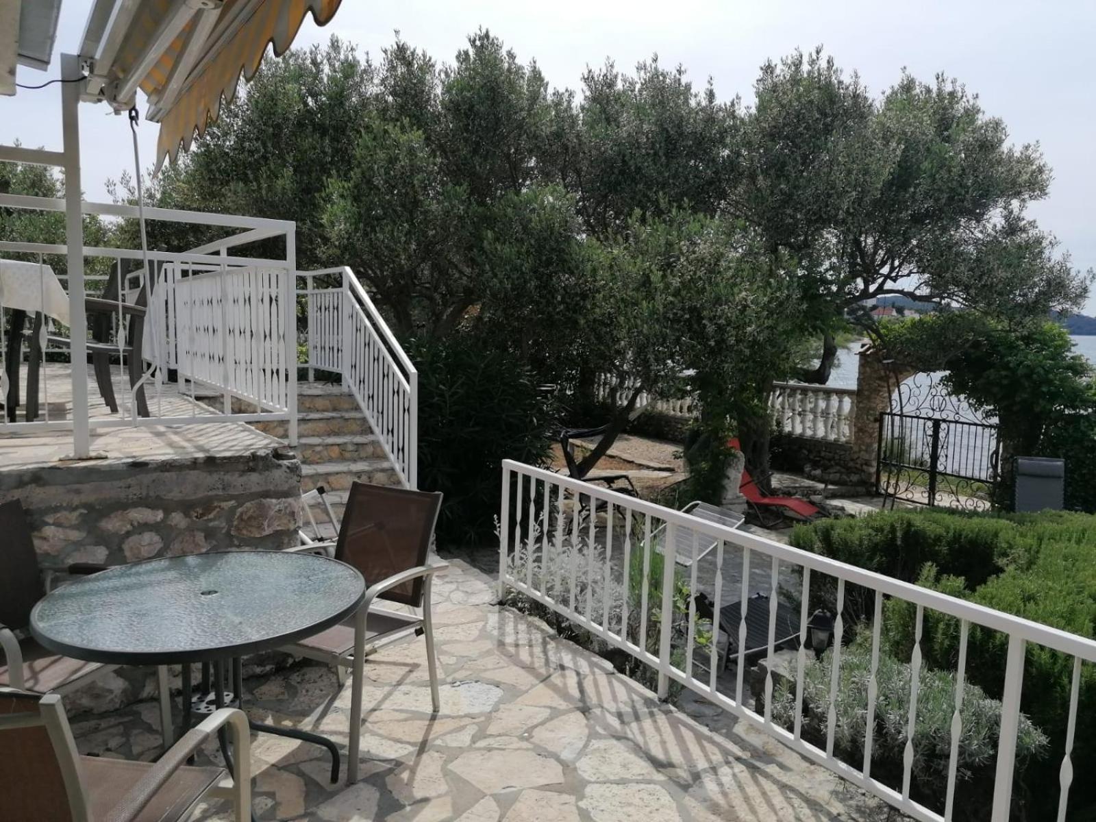 Apartments Villa Julia Трогир Екстериор снимка