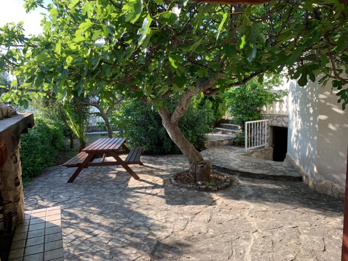 Apartments Villa Julia Трогир Екстериор снимка