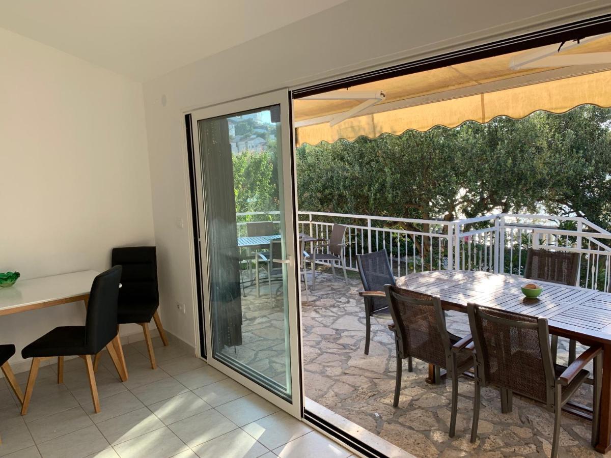 Apartments Villa Julia Трогир Екстериор снимка