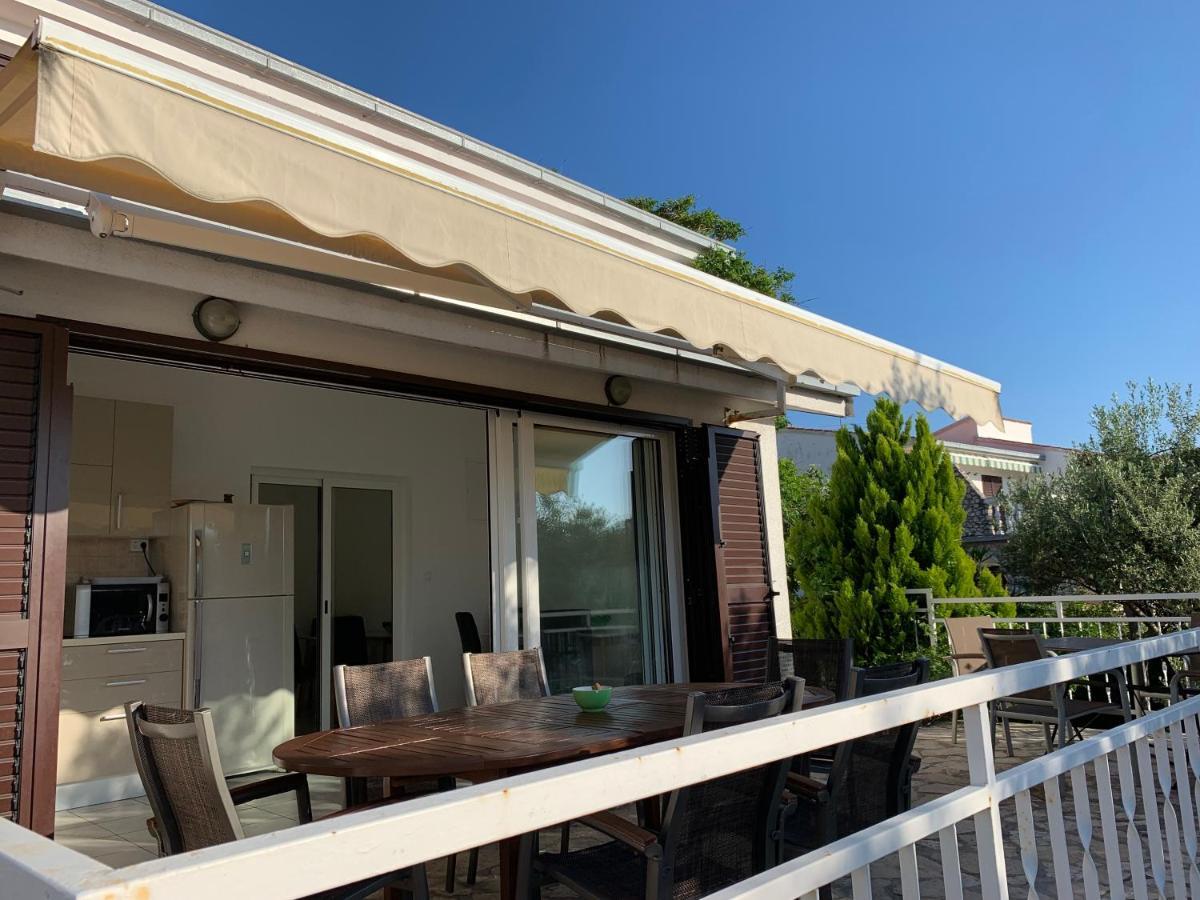 Apartments Villa Julia Трогир Екстериор снимка
